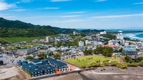 格安航空券 宮崎 - 空の旅と地元の魅力を探る